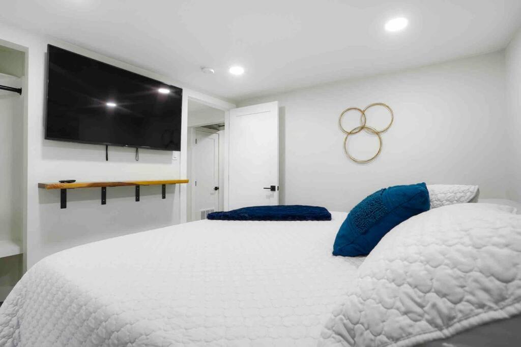 فيلا Sleeps 16 - 15 Min/Downtown, 10 Min/Medical Center آرورا المظهر الخارجي الصورة